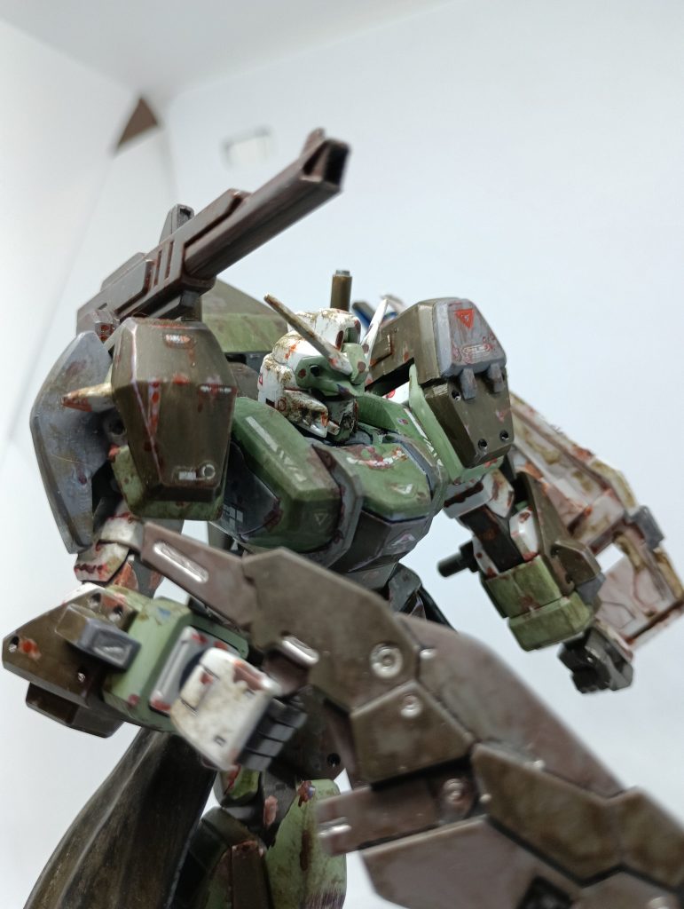 イザーク(40代)「第108方面軍の基地はこちらかな？」整備班「こ、これはジュール閣下！何故このような所に！？」