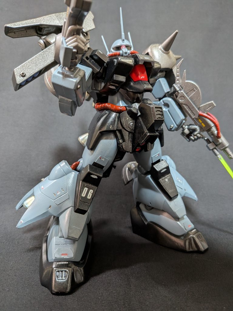 ミキシング、全塗装、スミ入れ、ウェザリング仕上げです。前回、ディランザの胸部、両腕、太腿、脛部など半分以上を使ってしまい、余っている部分は足のかかととつま先、その他細かな部品くらい。。。なので！