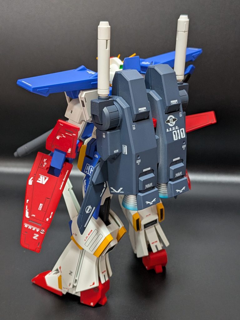 hgでも重厚感ありますねフルアーマーzzガンダムが発売になるようですが、物欲が増してきます