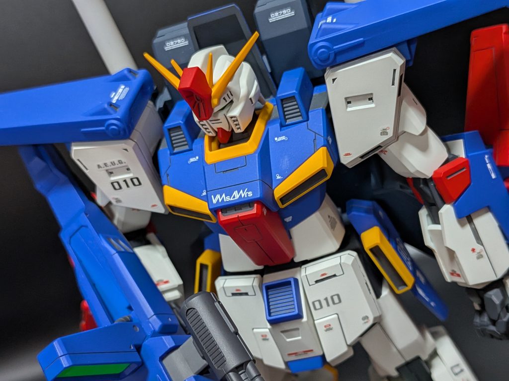 ハッチ開きそうなスジボリを意識してます