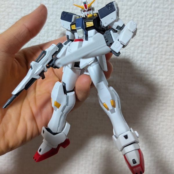 複数建造されたF91のうち、月面と木星支社にて研究試料として保管されていた同機のオーバーホールと機器更新も兼ねた大規模改修仕様。次期F9シリーズのパーツがふんだんに使われており、フレーム単位で更新された恩恵で後のF97をも超える最大性能に耐えうる強度を誇っている。また、本機のバイオコンピュータは最大性能を引き出す必要があるかの判断と確認を行い、更にそれを制御可能なNTが搭乗していると確認した場合にのみ真の力を発揮する。なお、オーバーホールによる冷却機構の改良によりM.E.P.E.は起きなくなっているものの、マスクを開き冷却触媒を排出する機構は残されている。的な俺設定です。思いのほかクロスボーンガンダム要素が多くなりましたね笑(4枚目)