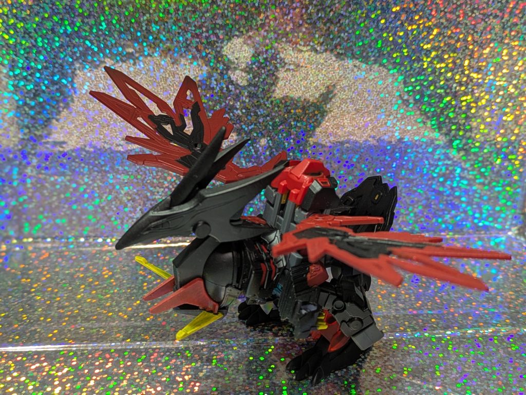 強襲時は怪鳥の姿。