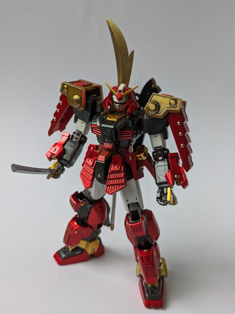 使用したマーカー:ガンダムメタレッド、ロイヤルメタレッド、メタリックブラック、ヘビーガンメタリック、ニューホワイト、イエローゴールドロイヤルメタレッドは良い発色自分の中で鬼門が、〝マーカーの赤系がトップコートで変色する〟 事なのですが、今回のロイヤルメタレッドはプレミアム光沢で変色しなかった!代わりにメタリックブラックがトップコート無いほうが良いかも。