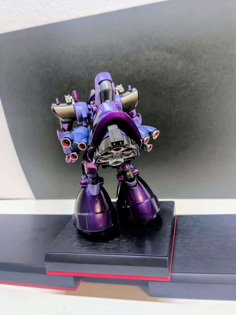 バックパックが重すぎて–3枚目/制作者：たぁさん