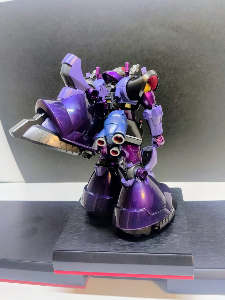 バックパックが重すぎて–4枚目/制作者：たぁさん