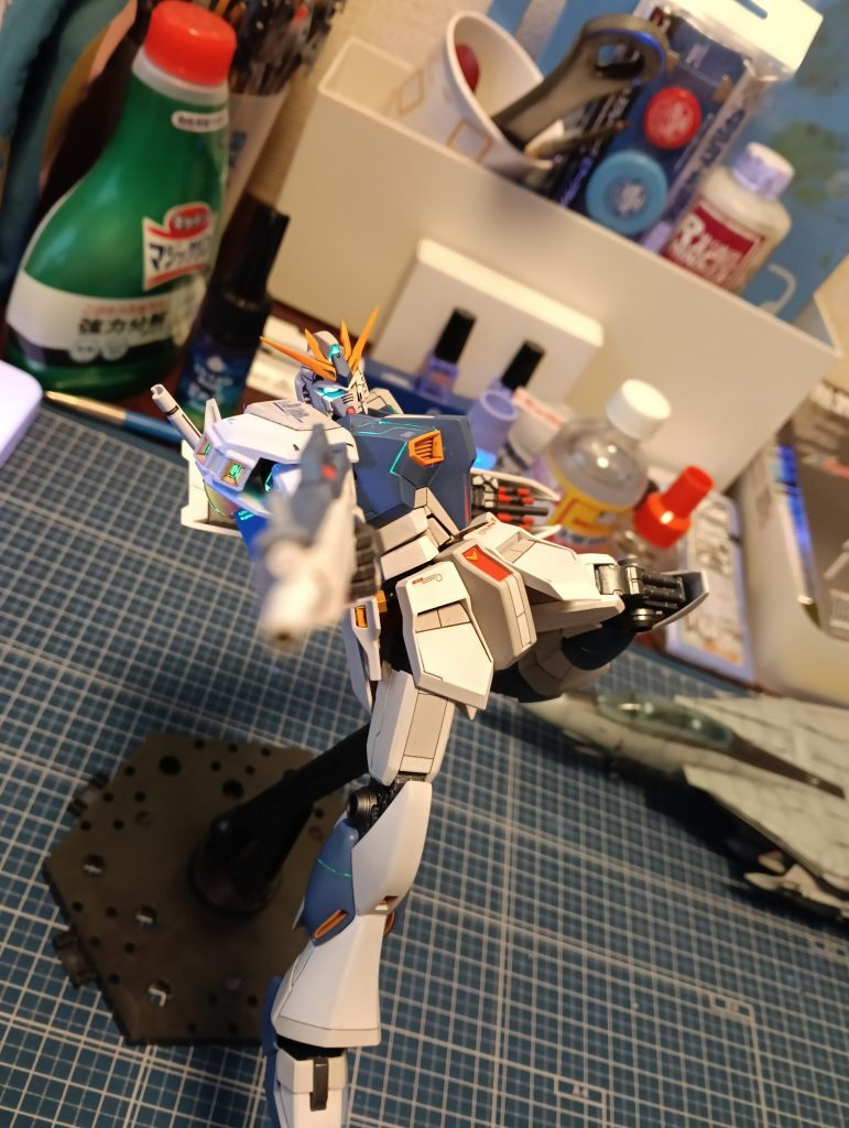 発光もさせてみました。...落とした後なのでなんかいろいろ違いますね。