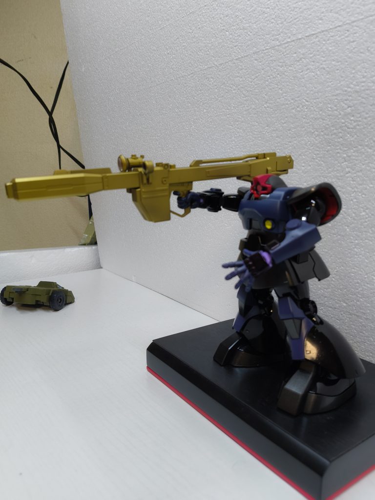 宇宙空間で紫のボディを肉眼で見たらもしかしたらこんな感じの色合いかもしれないので良しとします