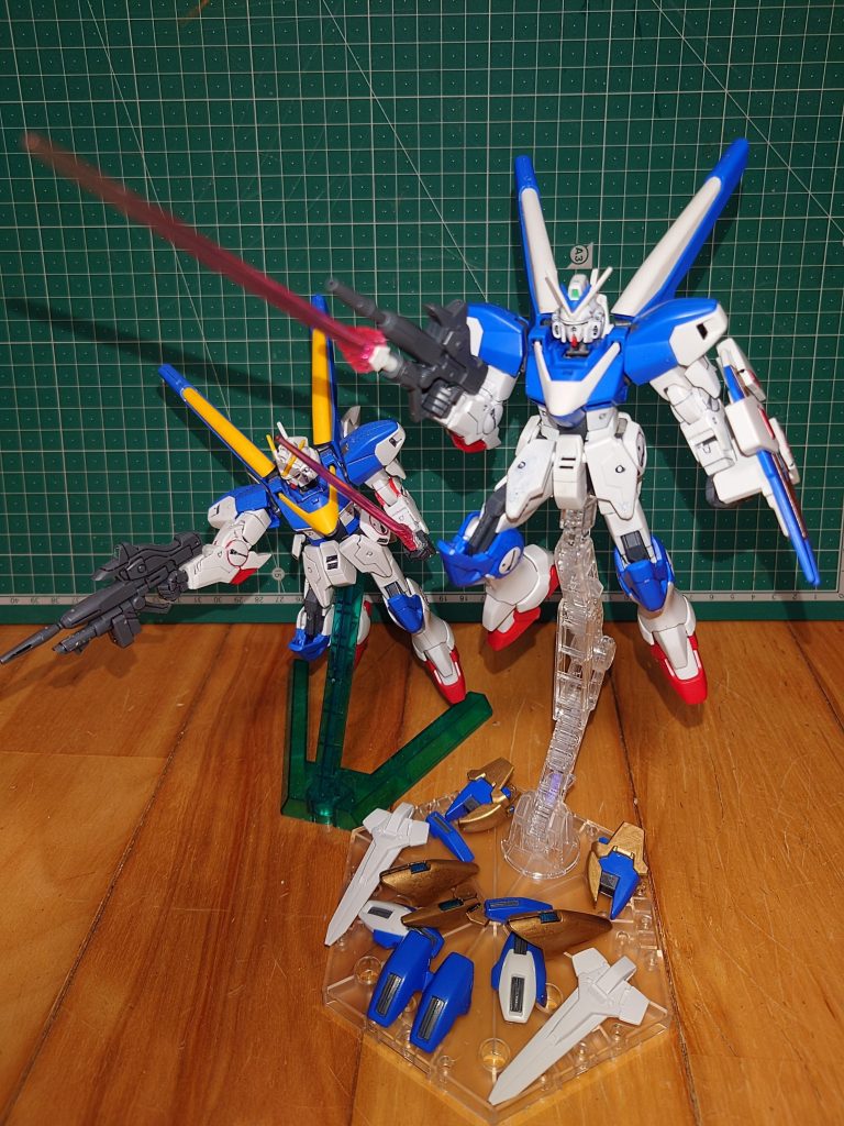 V2アサルトバスターをまた作りたくなって購入したら、以前購入した分を2つ発見、更にプレバンで予約した物も届き、4つになっていた…と、いう事で失敗しても一安心、な気持ちで加工出来ました今回のV2フルアサルトのイメージは 【主力量産機】です メガビームライフルではなく銃剣付きビームライフルを持たせました最初はコアファイター以外は、ある意味消耗品なので、基本同じ彩色で配備されているという考えでした最後になりますが、アサルトにミサイルポッドを着けた、このフルアサルト形態が一番好きです