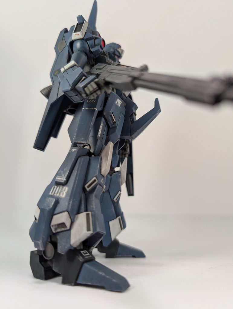 完成させてみたらノッポな感じですが「なかなかカッコいいなぁ」と思いました。