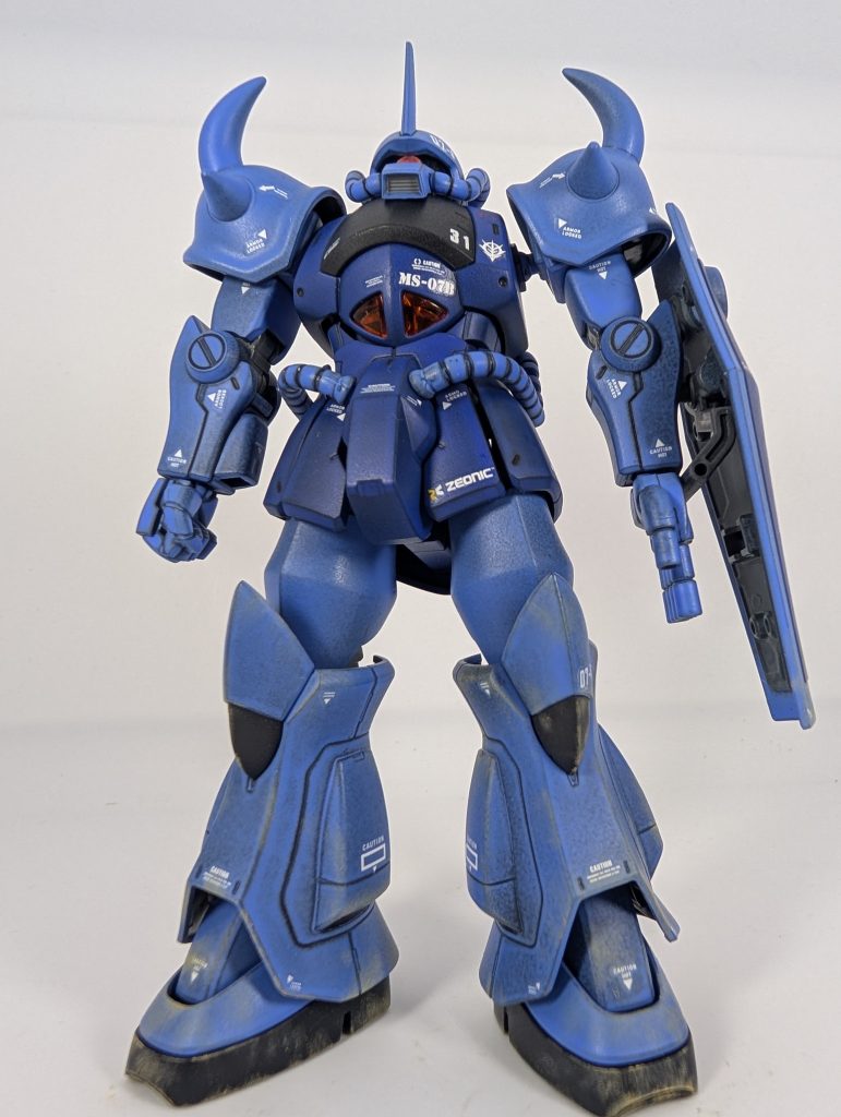 自分なりに、ラル様専用!として製作しました😊…塗ってデカール貼っただけだけど(zaku-kao4)