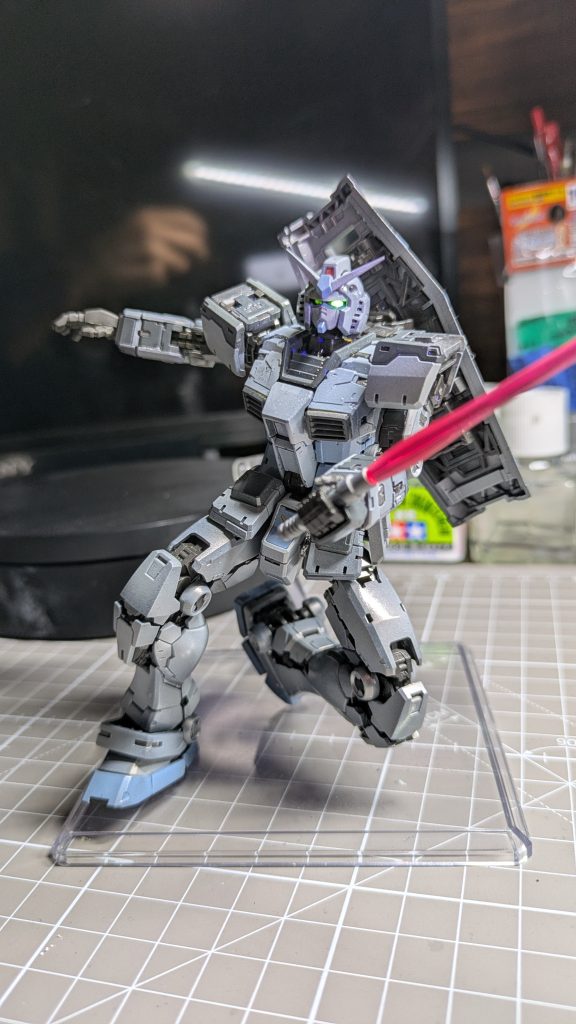 サーベルポージング　股関節が片方折れてポージングが難しい…