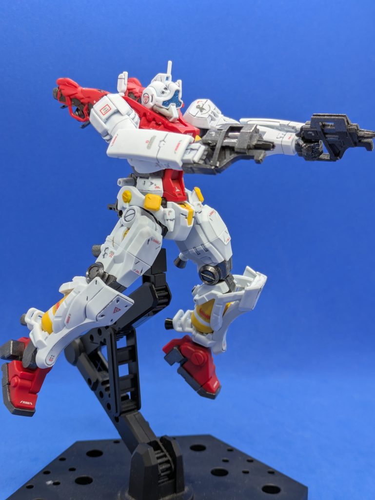 ビームスプレーガン。2つ付属するので写真のように二丁拳銃にできます。いろんな方のレビューでバックパックがポロリしやすいと言われてましたが、確かに動かそうとするとよく取れます。私の場合特に右側のバックパックがよくポロリします。自然に取れることはないので触らなければ問題ないのですが⋯