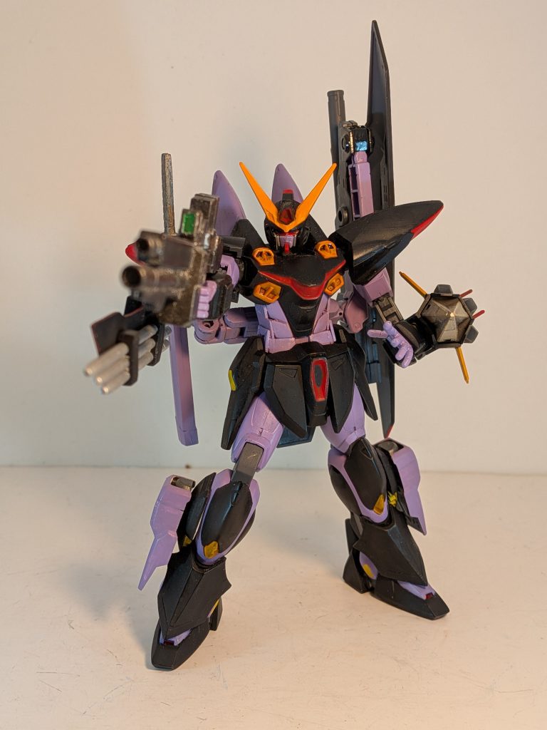 手持ちのライフルも装備させてます。脚部も少しボリュームアップさせています。