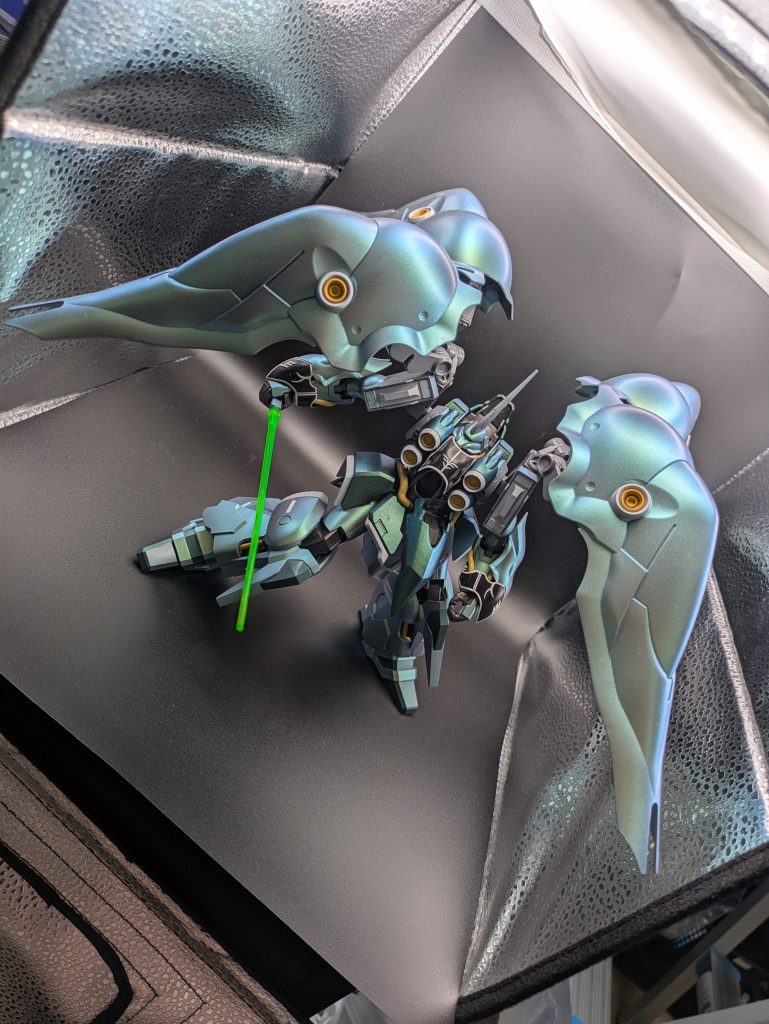 プロポーションも良いし、可動域も結構広くっていいキットですね。今度ユニコーンも並べてみたいなあ、