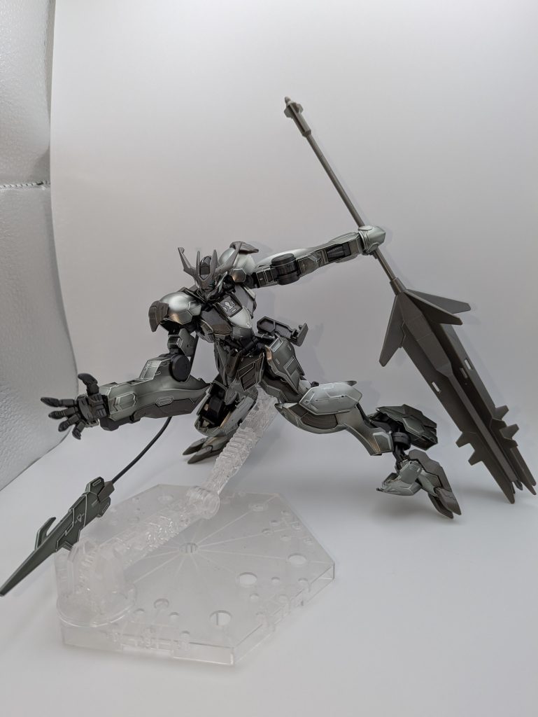 尻尾は、ハシュマル君の尻尾移植してたはず？だと思ってたから、ちょっとた小さいのかも。ということで、バルバトスルプスレクスアイアンプラッドコーティングでした。