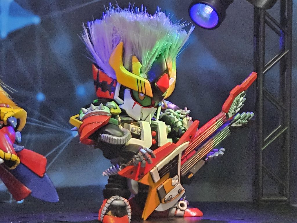 スパークガンダムCSSDゼータガンダムをベースにスクラッチ。こちらはネイルのパンク素材やベースの弦にはステンレス素材をチョイス。