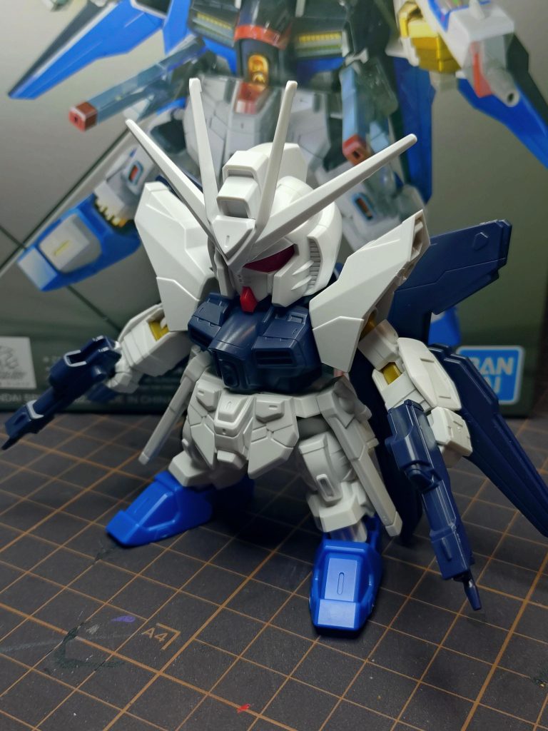 デジラマと素組みで締め。HGも何台か素組みまではやるんだけど、塗装方針が定まらず積みプラ状態になりつつあるので何とか仕上げまで持っていきたい今日この頃…