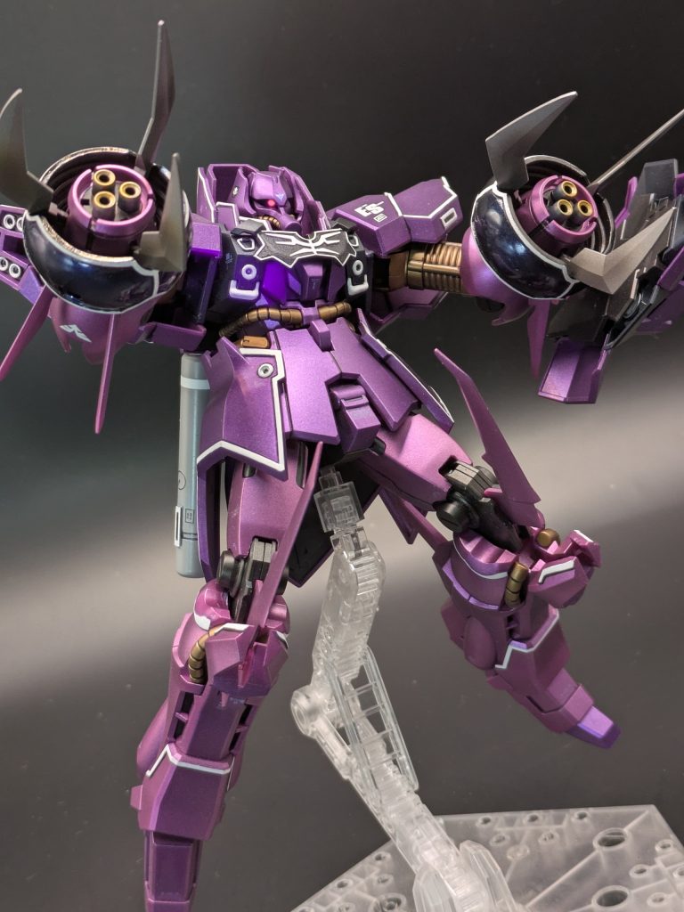 このモデルは初期の両腕も再現できます。