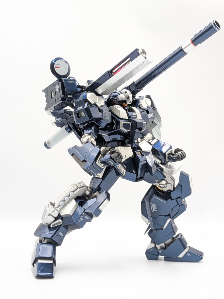 使用したメイン塗料は黒下地にプリズムブルーブラックスーパークロームシルバー2光沢クリアーコーティング