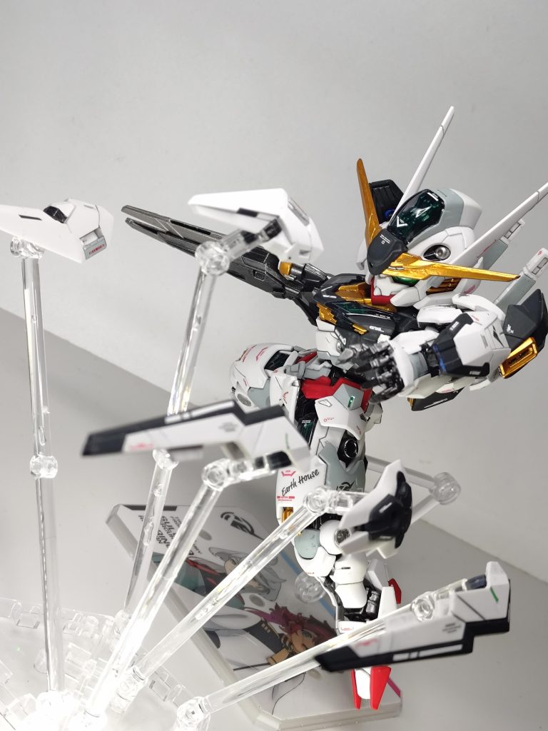 エスカッシャン展開水星の魔女専用ディスプレイスタンドが手に入ったので展開してみました。