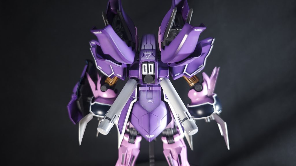 各部シャープ化、スジボリを加えつつグラデーション塗装、デカール貼り付けで仕上げました。グラデーションは初めてうまくいったと思います。紫部:パープルバイオレット＋調色マゼンダ＋ホワイトピンク部:ホワイト＋ワインレッドダークブルー部:インディブルー＋ブラックホワイト部:ホワイト＋ブラック少々シルバー部:スーパーステンレス