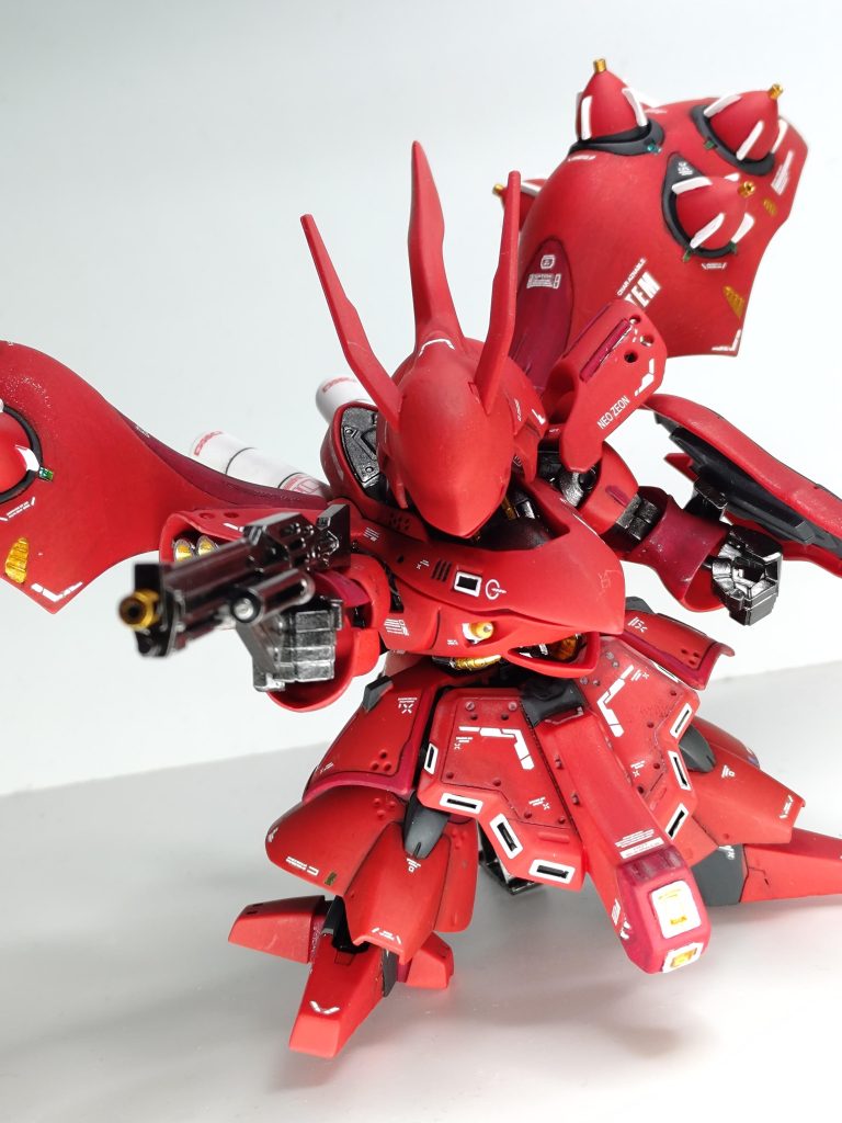 大型メガビームライフルペラペラ&肉抜きエグいですが大きさもありメタリックに仕上げるだけでこのカッコよさ。先端はドリルで穴あけてます。