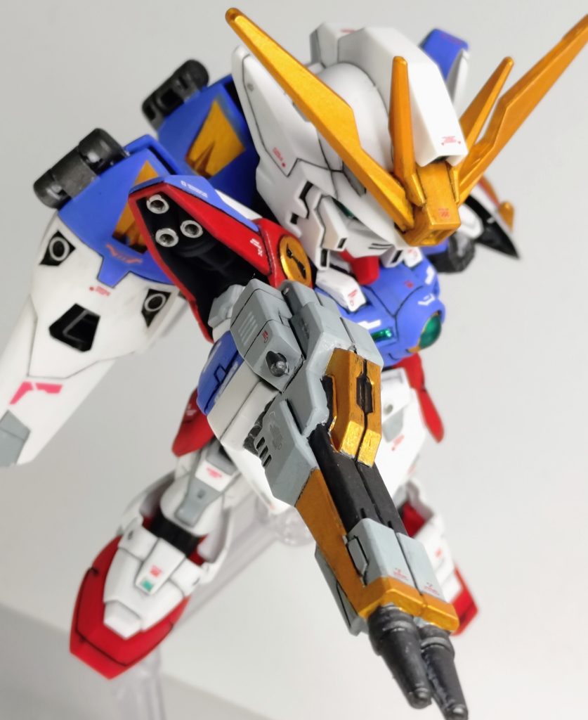 ツインバスターライフルいつものペラペライフルではないですが、まさかの単一成形なので分離しません。ローリングもできないしネオバード形態にもならない…バンダイさん、ここは頑張って欲しかったなぁ