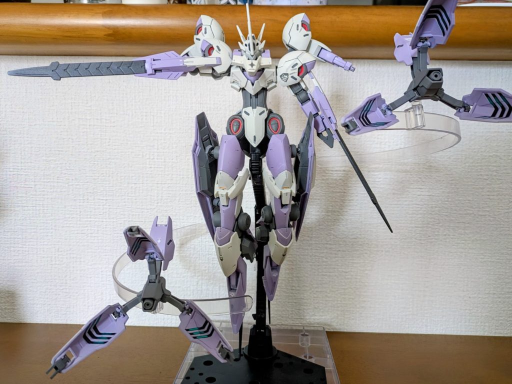 ガンド搭載なので、無線で飛んできます！相手のビットを無効化、支配して自分のものにできます！こいつがラスボスという世界線です...