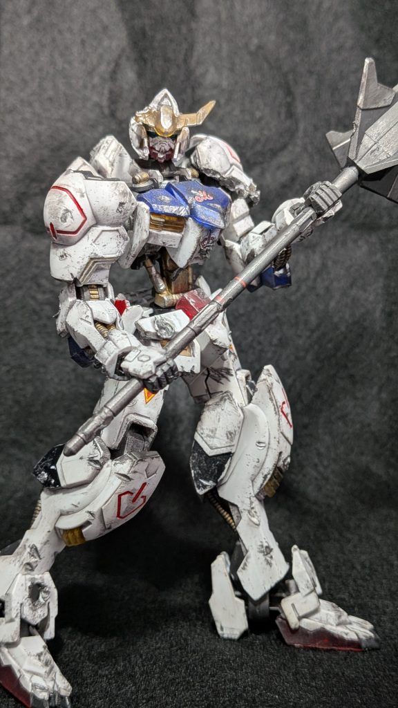 マ・クベのマークを胸に貼っていますが三日月のМです。(断言)設定とだいぶ違いますが許してください最後まで見ていただきありがとうございました！