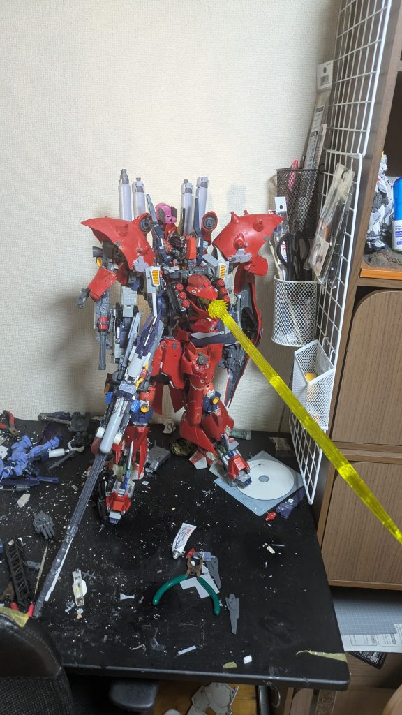 胸部にある高出力メガ粒子砲はベジットソードを取り付けるとビームエフェクトにもなります