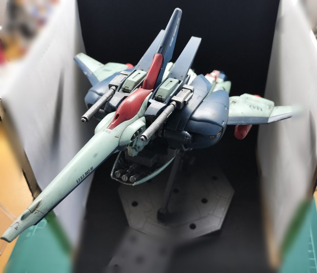 撮影ブース、というか撮影ボックスをはみ出す。