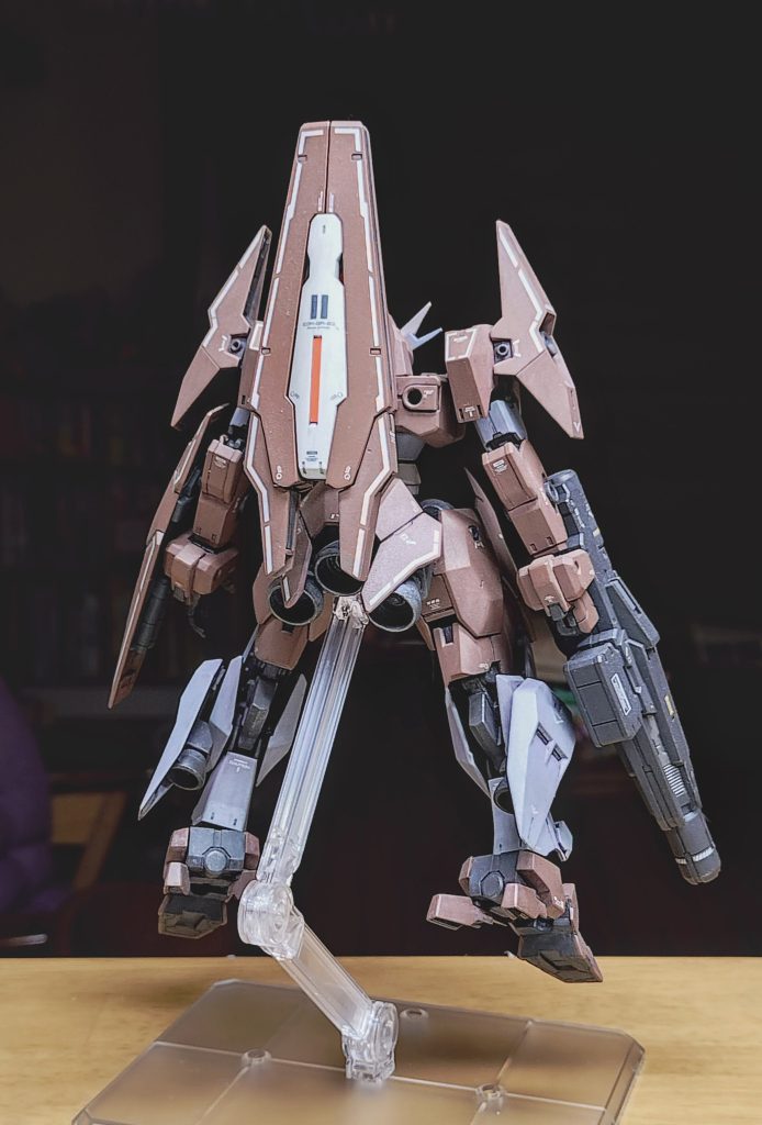 正式採用された状態よりもスラスターが多く加速はいいけど安定性に問題ありとなり没になりました。