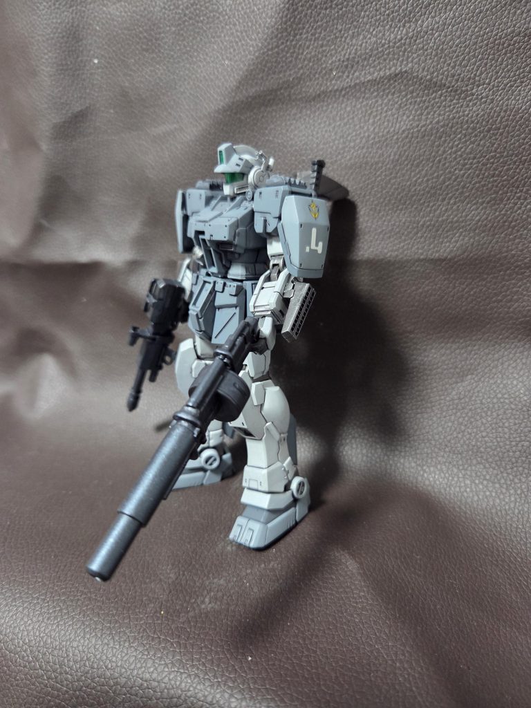 2代目4番機です4の隣の点が2代目を表してます頭のアンテナは切り落とし、背部レドームから情報を得てます