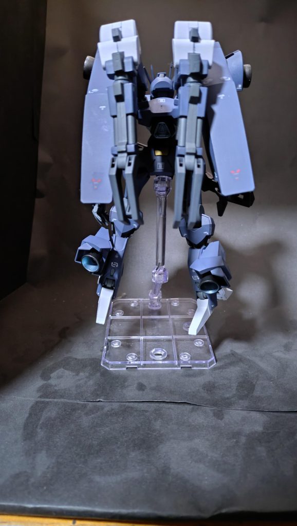 バックパックはほぼバイアランカスタムのパーツ　クロー部分は分離出来るようにした