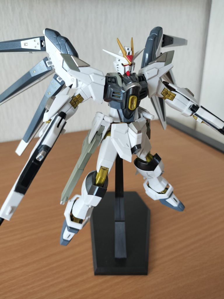 配色はおとなしめに。