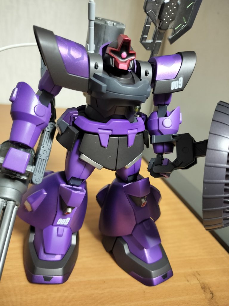 肩と足は初めてのヘックス迷彩してみましたが控えめすぎてわからないです。自分では会心の出来のつもりなので、どうか温かい目で見てください。