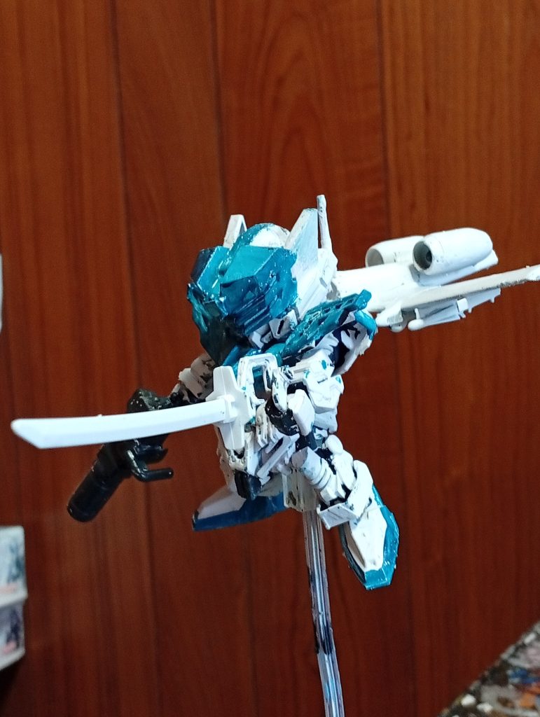 刀の変形で刀身の位置を変えることもできます。