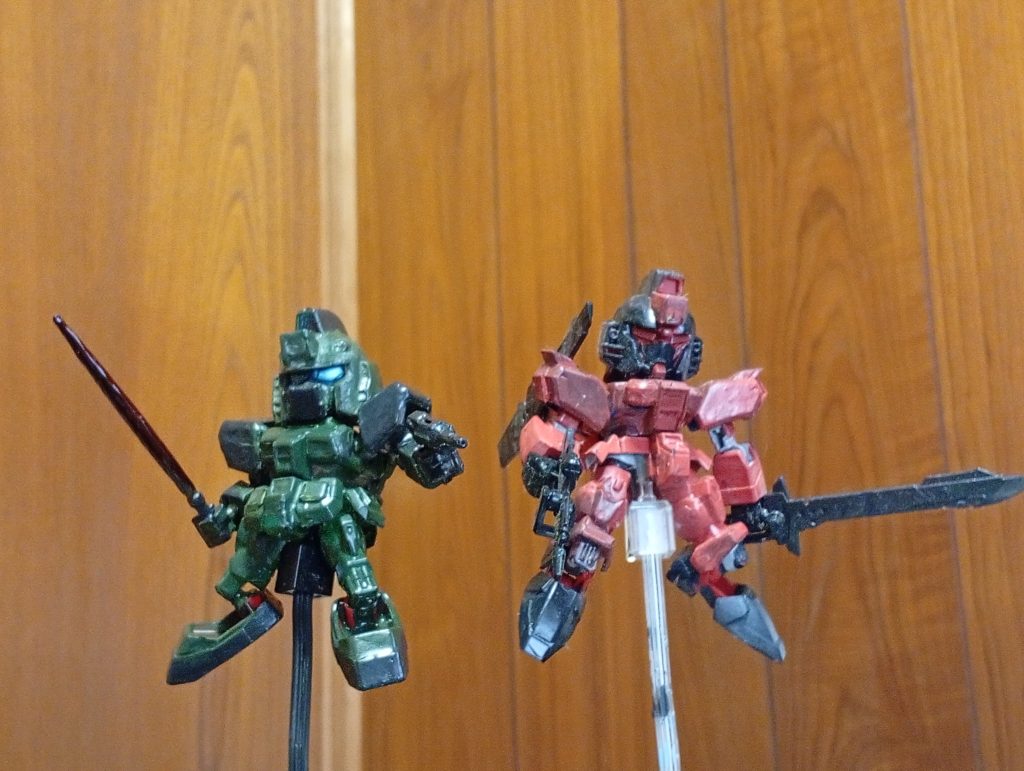 過去作の軽キャノンをモチーフにしたデスティニーと。