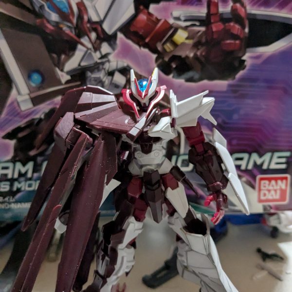 ホビーゾーン展示用に、タンスの肥やしになっていた積みプラの一つしか持っていないノーネイムを取り敢えず仮組みしました。10月14日(水) 。散々迷ってスサノオに、なってしまった。現在ホビーゾーンにて、スサノオとプラ板で翔と書かれたオリジナルディスプレイベースを展示中です。（3枚目）