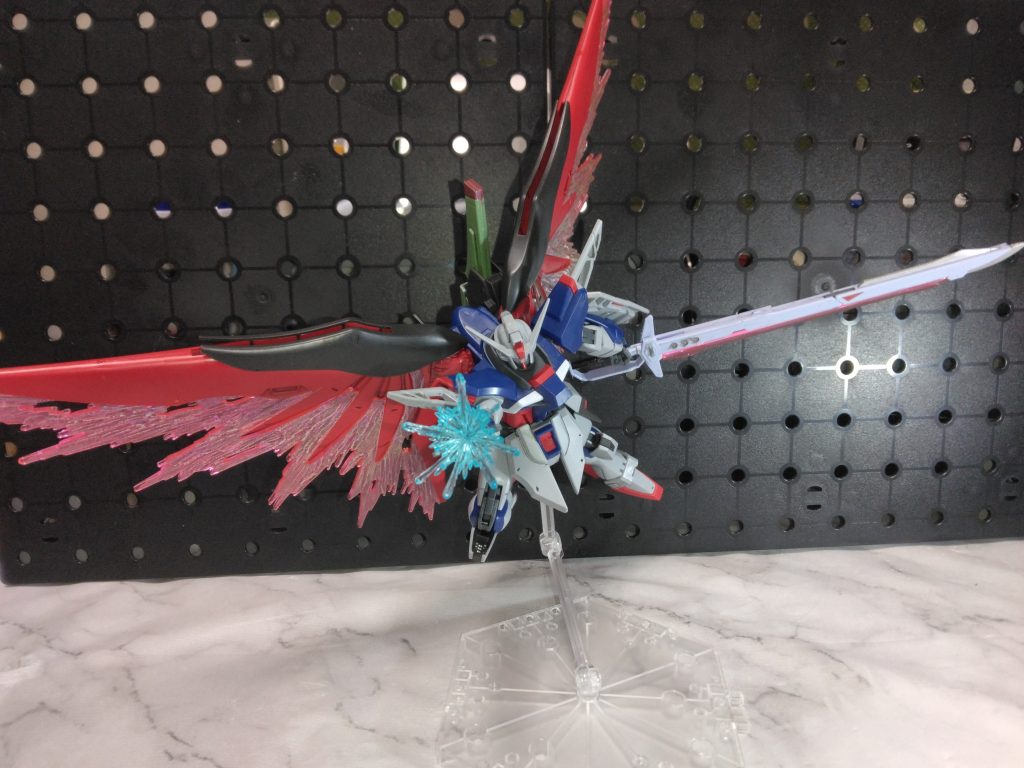 パルマもデスティニーと言えばの武装ポーズ。厨二心をくすぐる武装。劇場版でも見れて嬉しかった。