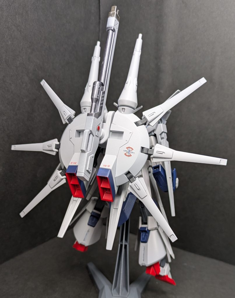 バックパックのドラグーンは2基増えてバランスよくなりました