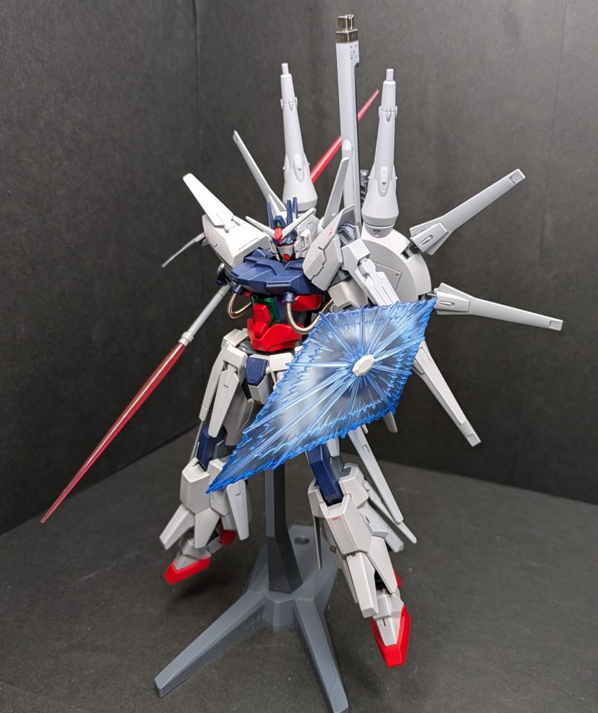 シールドはクリアブルーでグラデーション塗装しました