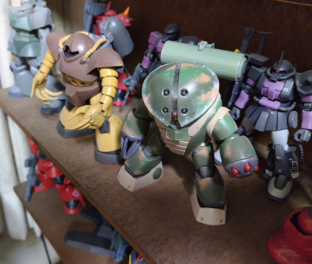 作品名：水泳部員にタンクつけてみた<p>水泳部らしくタンク背負わせてみましたよと。</p>
