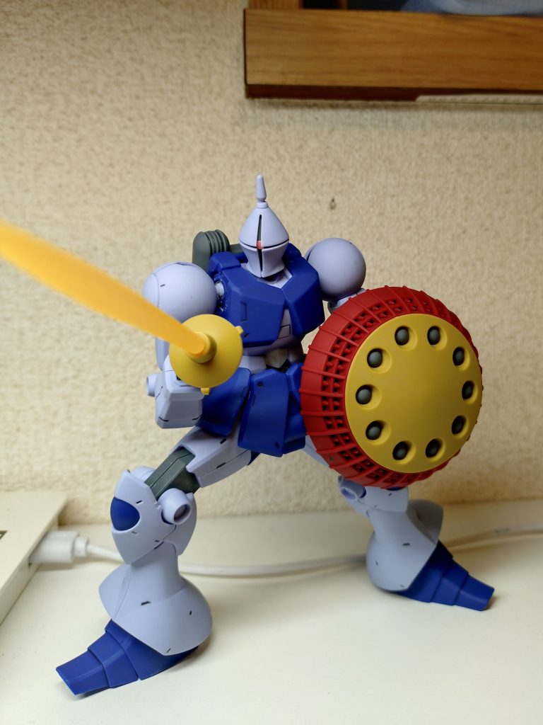 手首のギミックによって、突きのポーズによりリアリティが増してます。