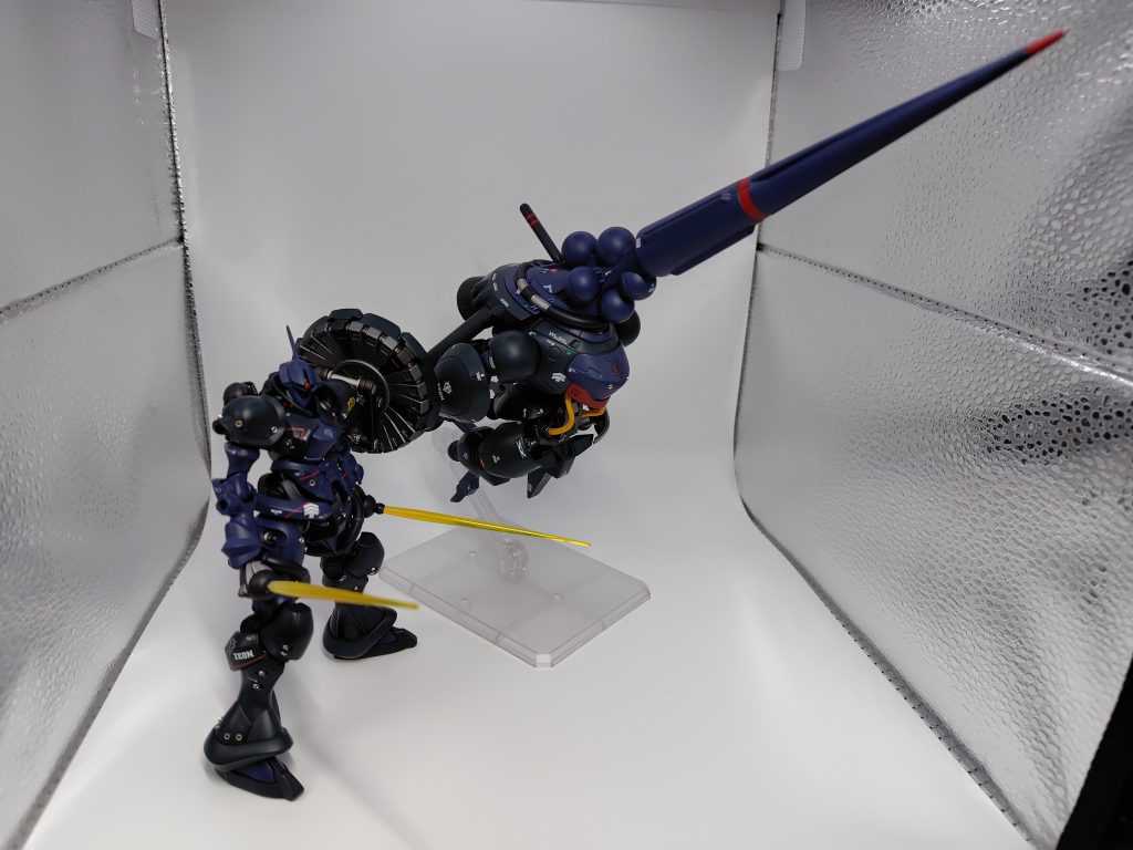 アクトザクカラーのギャン作った時に持て余したハクジとクシャトリヤ作成時に余ったバーニアでモンキーロディを変態仕様にしました。結論、俺がハクジになればいい。