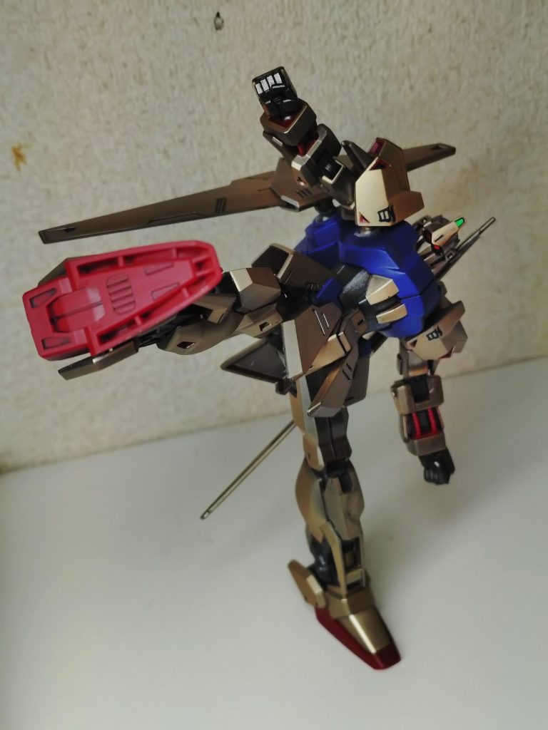 可動域の広さと部品の安定感。無茶なポージングさせなければ、ポロリや割れたりは無さそうです。バランス良いんだね、アナタ。