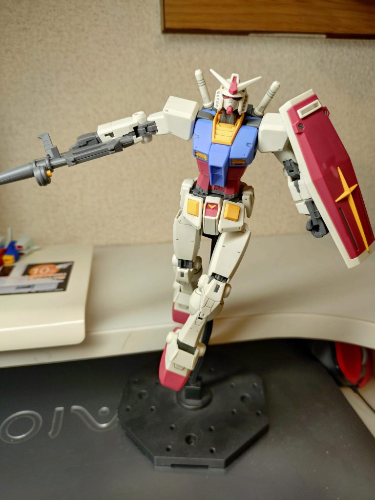 ポージングに特化した設計の様で、それまで作製して来たキットとは、また違った機構が満載でした。