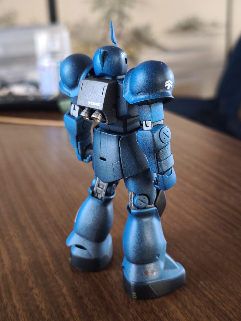 黒サフ→斜め白→シルバー→胴体だけスモーク→クリアブルー→メタルカラー部分塗装→デカール→パイプにスミ入れ→つや消しトップコートで完成！