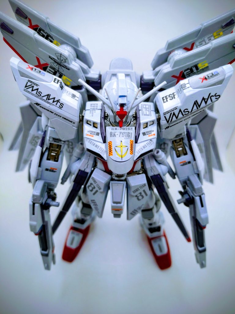 相変わらず、デカールワークに励み、貼りまくりです(笑)