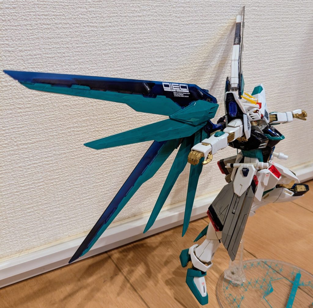 イメージ写真に寄せてその4。飛翔のイメージがけっこうお気に入りの１枚。やっぱり羽広げたフリーダムはカッコいいですわ。